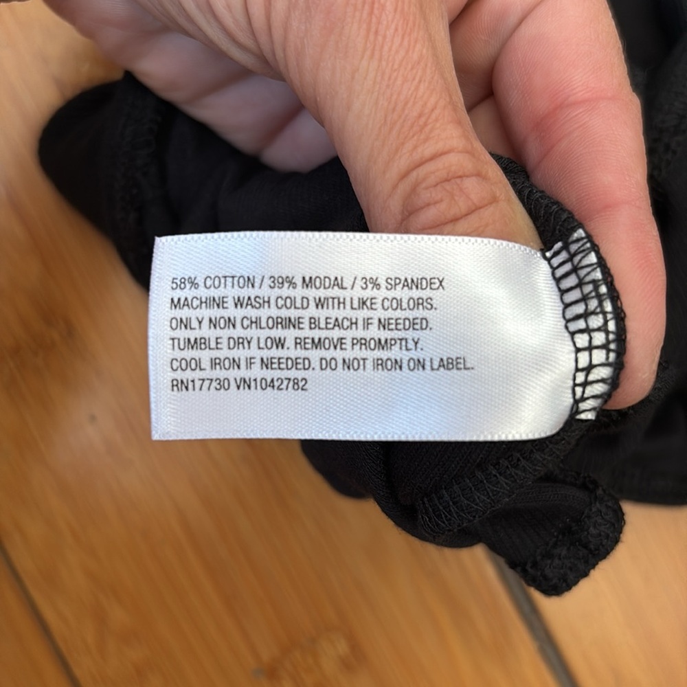 NWT! Black Short Sleeved Bodysuit - L - Picture 5 of 6